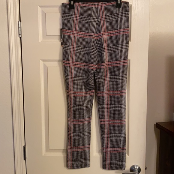 AF Studio Black and Red stretch pull on pants. Size XL - Picture 3 of 4